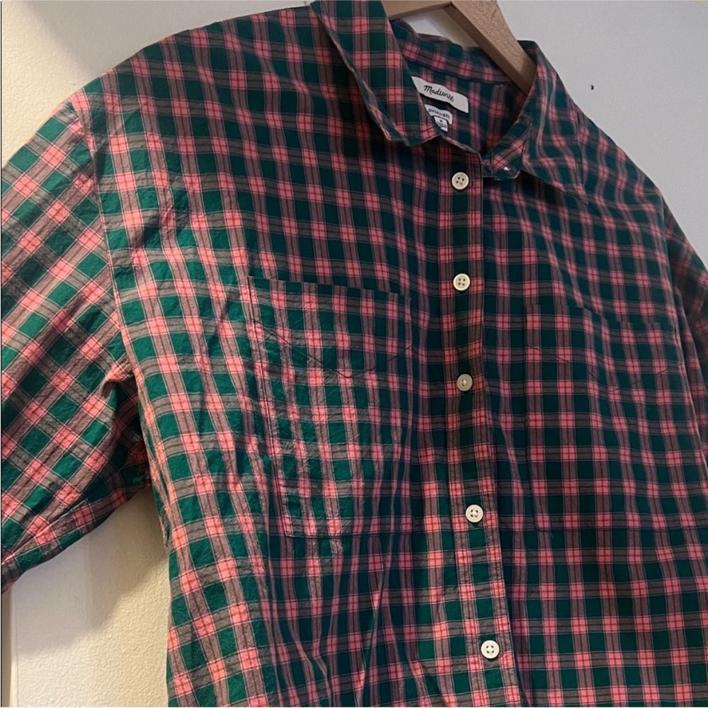 Plaid Button-Up Cropped Shirt - Picture 4 of 4